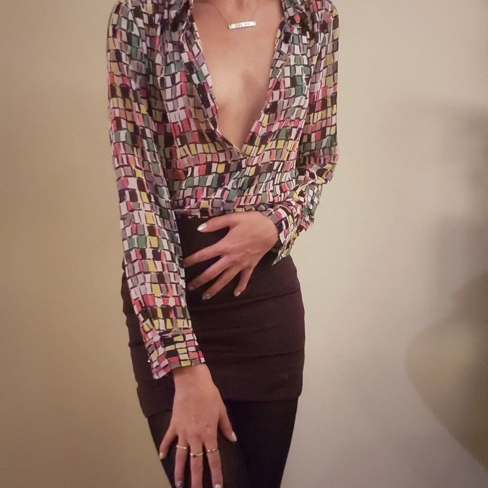 Buttoned shirt. - Picture 4 of 6